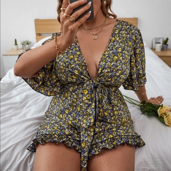 SHEIN Floral front knot romper.